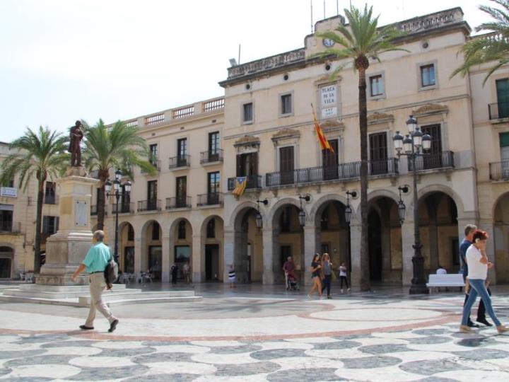 Plaça de la Vila de Vilanova i la Geltrú. Ajuntament de Vilanova