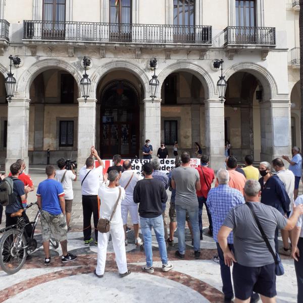 Protesta dels pescadors de Vilanova contra la normativa europea que limita la pesca d'arrossegament. Ajuntament de Vilanova