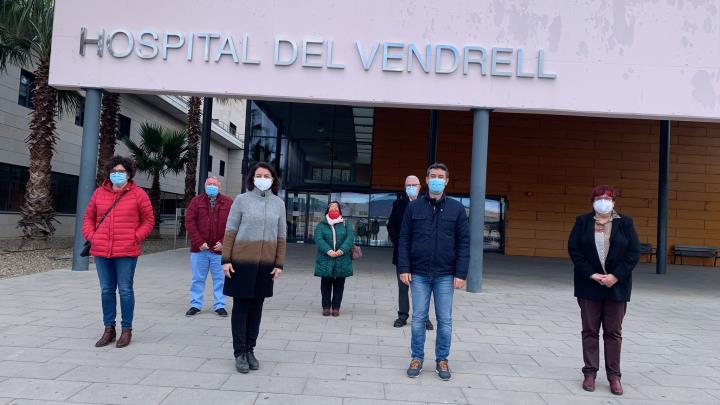 Rosa Maria Ibarra, a l'hospital del Vendrell, amb Eva Granados i altres candidats del PSC. PSC