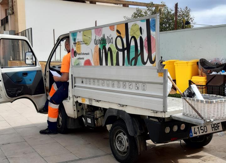 Sant Sadurní d'Anoia instal.la un nou punt verd urbà de recollida de residus. Ajt Sant Sadurní d'Anoia