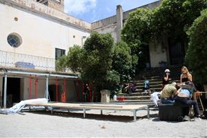 Sant Sadurní recupera el pati de la centenària masia Can Guineu per acollir activitats culturals tot l'estiu