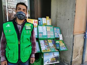 Sergi Coral Acosta, de 41 anys, venedor de l’ONCE, és qui ha portat la fortuna a Santa Margarida i els Monjos. Ajt Santa Margarida-Monjo