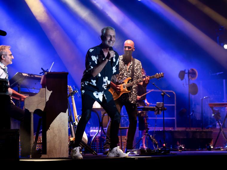 Sergio Dalma celebra més de 30 anys d'èxits al Festival Jardins Terramar. © Fotos Sergi Abad