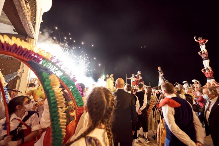 Sitges acomiada amb passió la Festa Major en honor a Santa Tecla amb una cercavila intensa en sentiments . Ajuntament de Sitges