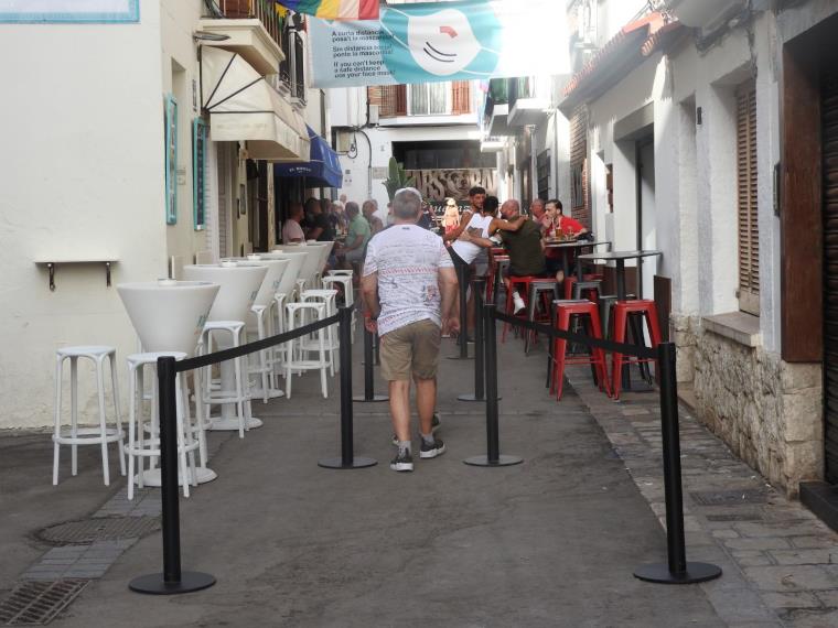 Sitges aplica noves accions per regular la circulació de vianants a la zona d’oci nocturn. Ajuntament de Sitges