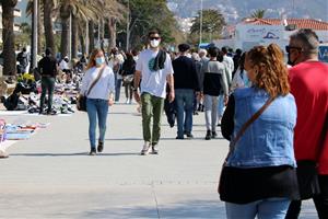 Sitges estrena la Setmana Santa amb palmons guardats, carrers plens de visitants i restaurants a vessar