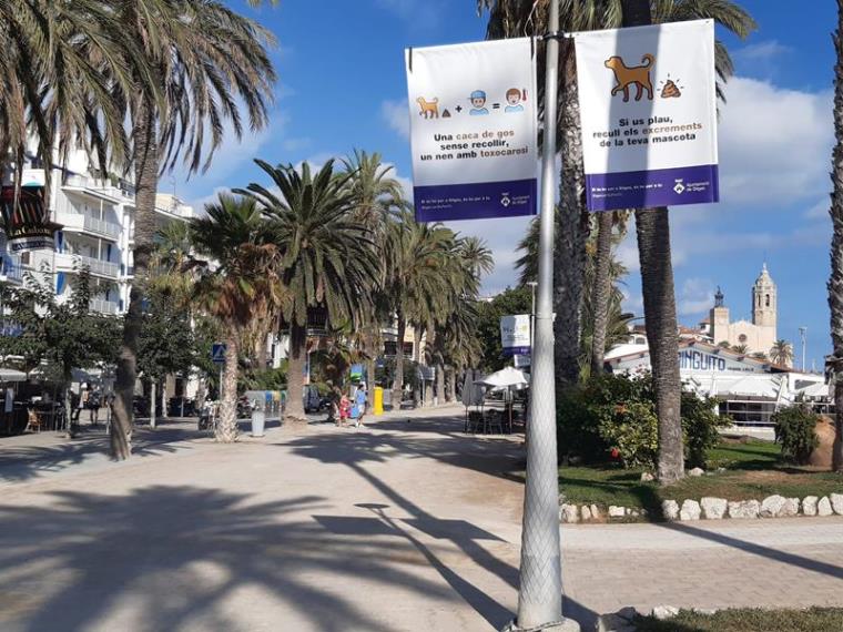 Sitges insisteix en el control sobre els actes incívics vinculats a la tinença de gossos. Ajuntament de Sitges