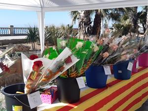 Sitges s'omple de llibres i roses per la diada més esperada de Sant Jordi. Ajuntament de Sitges