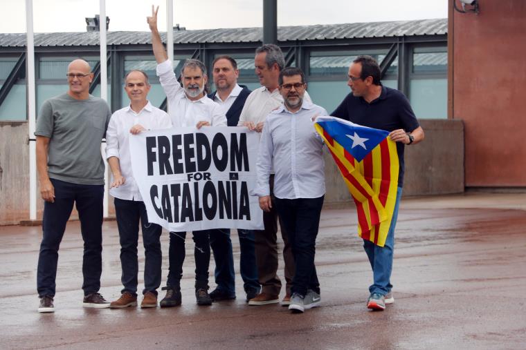 Surten de les presons els nou líders independentistes després de la concessió dels indults. ACN