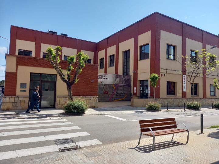 Vilafranca completa el trasllat del Servei d’Educació a l'Enològica amb l’Oficina Municipal d’Escolarització. Ajuntament de Vilafranca