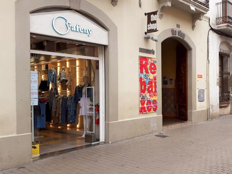 Vilanova i la Geltrú reobre el debat sobre l'obertura de les botigues en diumenges i festius. Ajuntament de Vilanova