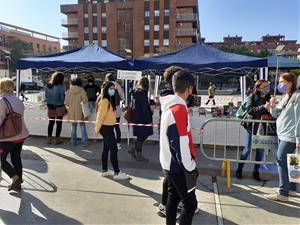 Vilanova i la Geltrú s'omple de llibres i roses per la diada més esperada de Sant Jordi