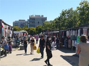 Vilanova recupera aquest dissabte el mercadal no alimentari al parc de Baix-a-mar. Ajuntament de Vilanova