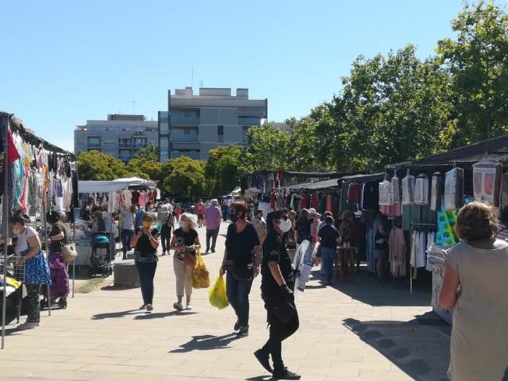 Vilanova recupera aquest dissabte el mercadal no alimentari al parc de Baix-a-mar. Ajuntament de Vilanova