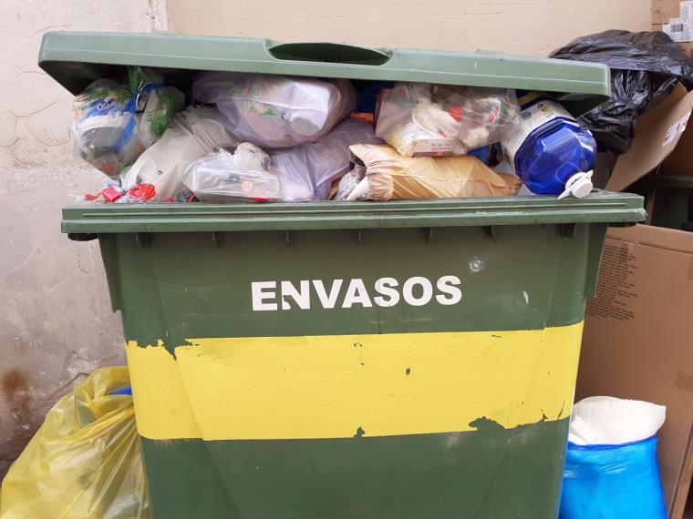 Vilanova vol passar de reciclar el 25% de les deixalles al 60% amb el nou sistema porta a porta. Ajuntament de Vilanova