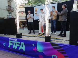 Yassine Jadaoun guanya el primer Torneig FIFA 21 El Vendrell . Ajuntament del Vendrell