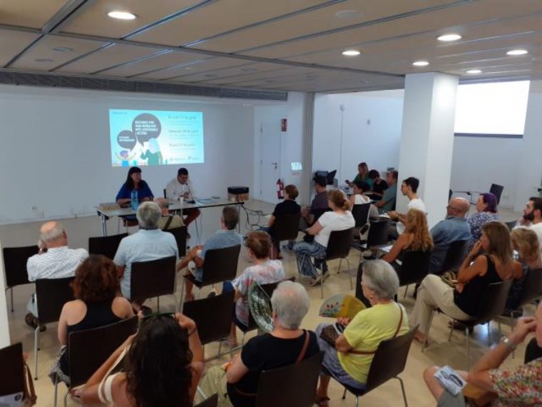 130 persones s'informen sobre les mesures per una mobilitat més sostenible i activa a Vilanova. Ajuntament de Vilanova