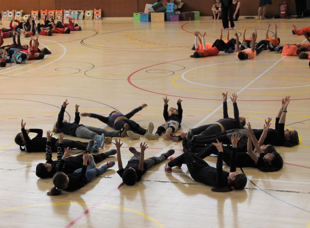635 alumnes d’escoles de la comarca commemoren el Dia Internacional de la Dansa a Sitges. Ajuntament de Sitges