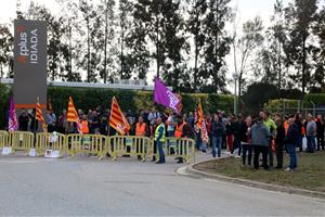 Acord a Idiada per millorar les condicions salarials i desconvocar la darrera jornada de vaga. ACN