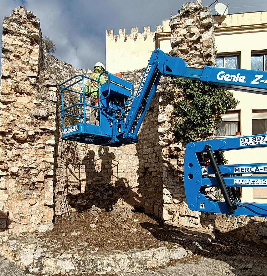 Actuació de neteja i de conservació a la torre del Cintoi del Vendrell. Ajuntament del Vendrell