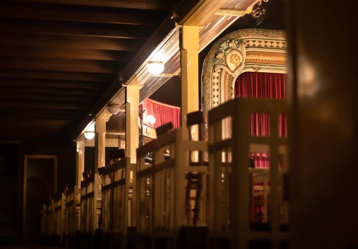 El poble que estimava la fusta. Cent anys del saló-teatre del Casal de Vilafranca