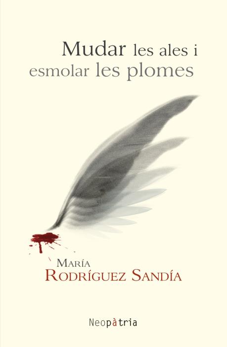 María Rodríguez Sandía presenta el poemari “Mudar les ales i esmolar les plomes” 