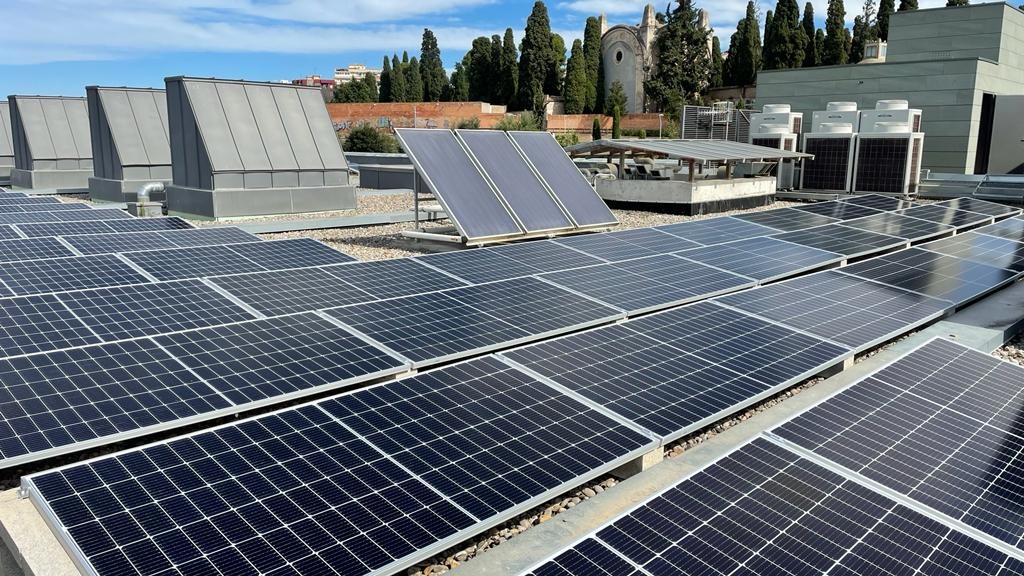 Àltima instal·larà plaques solars als tanatoris després de la prova pilot feta a Vilafranca. Àltima  