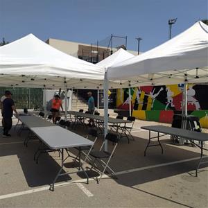 Canyelles ha preparat un dispositiu de suport per als bombers a l'escola Sant Nicolau i ha habilitat la Sala Multicultural 