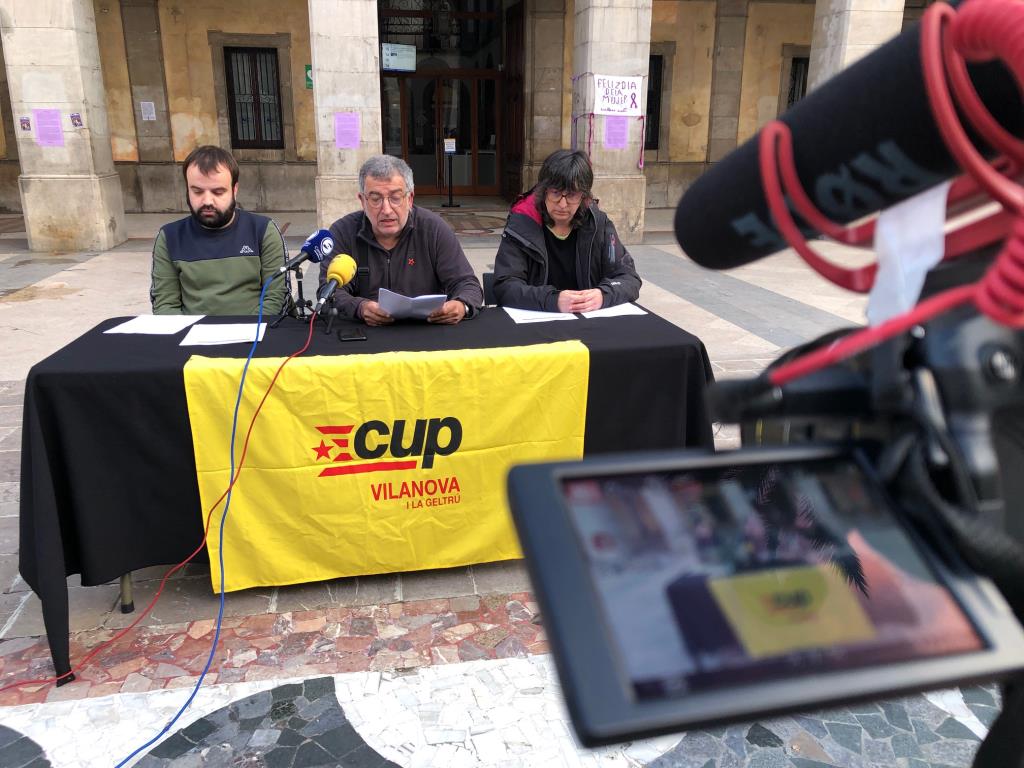 Capgirem VNG-CUP convoca una assemblea popular aquest dissabte per decidir si expulsen els tres regidors del partit. EIX