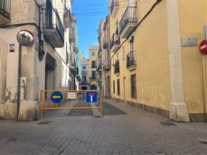 Confusió entre els conductor pels talls dels carrers i canvis de sentit per obres al centre urbà de Vilanova 