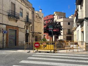 Confusió entre els conductor pels talls dels carrers i canvis de sentit per obres al centre urbà de Vilanova 