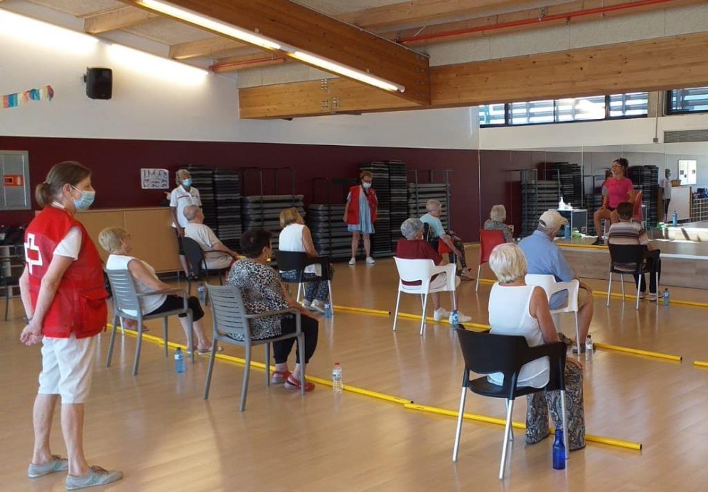 Creu Roja posa en marxa un nou projecte per combatre la solitud de la gent gran de Cunit i Calafell. Creu Roja