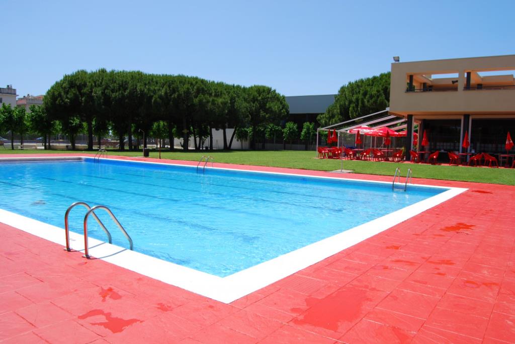 Cubelles estudia la viabilitat de fer una nova piscina coberta i un gimnàs. Ajuntament de Cubelles