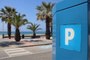 Cubelles i Cunit instauren sistemes d'aparcament de pagament a tota la zona marítima durant els mesos d'estiu