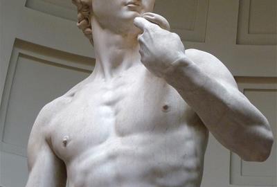 David de Michelangelo. Eix