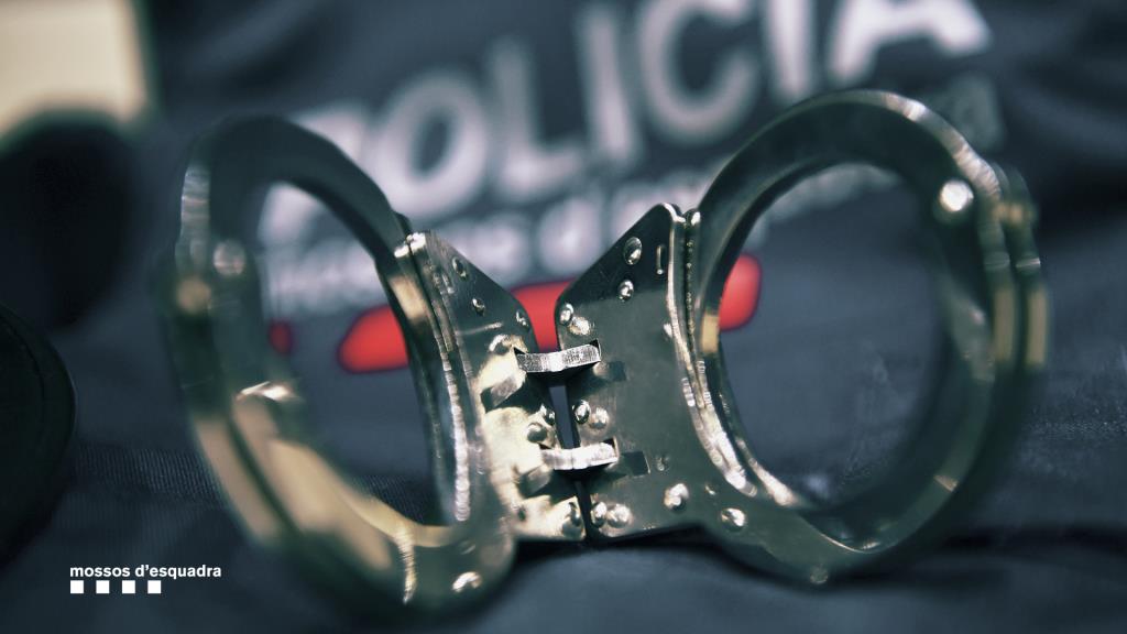 Detenen quatre persones per un robatori violent i detenció il·legal a Llorenç del Penedès l'any 2020. Mossos d'Esquadra
