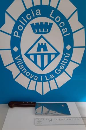 Detenen un home a Vilanova i la Geltrú per intimidar vianants amb un ganivet de grans dimensions. Ajuntament de Vilanova