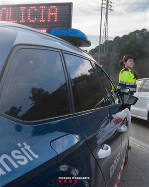 Detinguts dos conductors al Vendrell per provocar accidents de trànsit i fugir del lloc. Mossos d'Esquadra