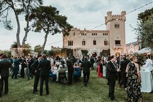 El celler de la Torre del Veguer elabora vins amb raïm propi i ecològic, veremat a mà, sota la filosofia de mínima intervenció . Torre del Veguer