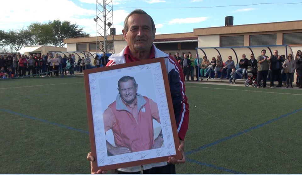 El Club de Futbol La Granada homenatjarà en Ferri el proper 6 de març. CF La Granada