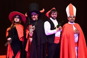 El Correfoc, la Bèstia i els Verstos dels Diables Se m'n Refum, protagonistes de la Festa Major de Sant Sadurní