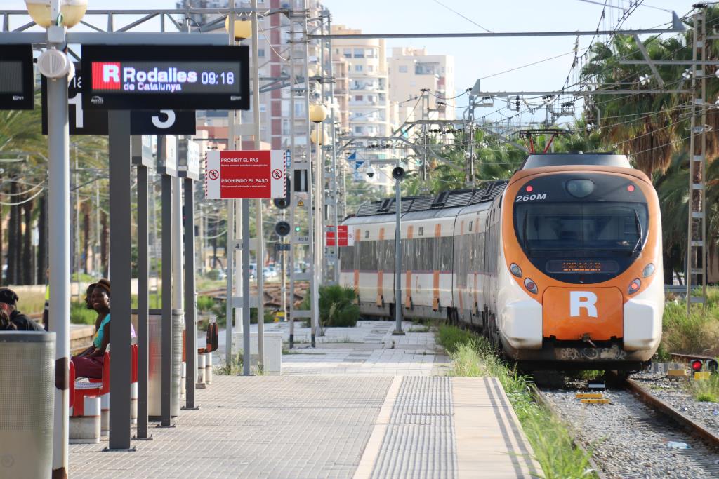 El govern espanyol anuncia que mantindrà la gratuïtat a Rodalies i Mitja Distància durant tot el 2023. ACN