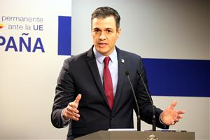 El govern espanyol anuncia una rebaixa de vint cèntims per litre de combustible per a tota la població. ACN