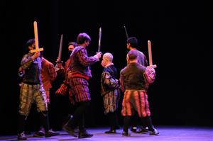 El grup del Taller de Teatre Inclusiu de Sitges presenta l’espectacle ‘La Famiglia’ . Ajuntament de Sitges