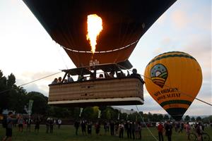 El mal temps desllueix el vol inaugural de l'European Balloon Festival d'Igualada. ACN