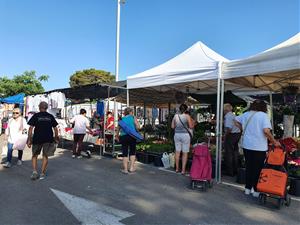 El Mercat del Dijous de Sitges ampliarà l’oferta amb parades noves