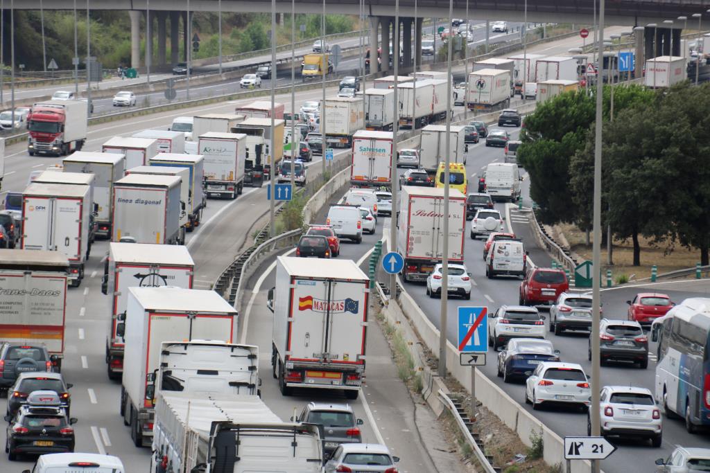 El ministeri de Transports licita la redacció del projecte d'ampliació del quart carril de l'AP7 per 3,87 MEUR. ACN