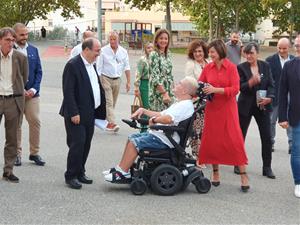 El ministre de Cultura inaugura el nou teatre municipal de les Roquetes