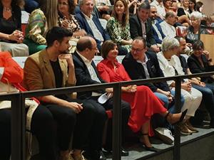 El ministre de Cultura inaugura el nou teatre municipal de les Roquetes
