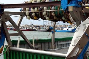 El món local es reuneix a Vilanova i la Geltrú per fer costat a les reivindicacions del sector pesquer per garantir-ne el futur